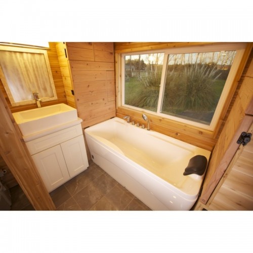 EAGO LK1102-L White Acrylic 63" Soaking Tub with Fixtures